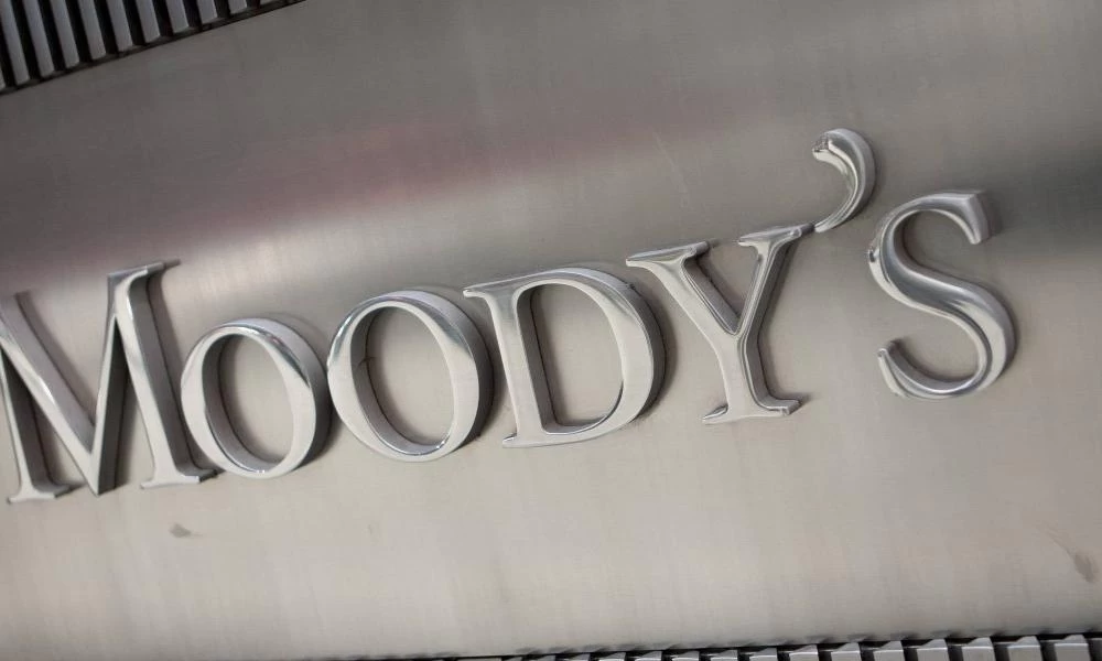 Moody's: Nέο ηχηρό καμπανάκι για τις ελληνικές τράπεζες